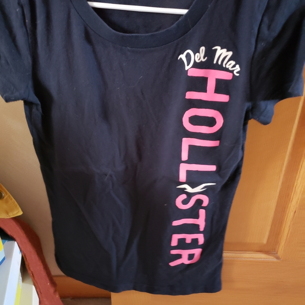 Hollister tshirt